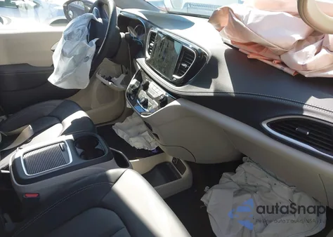 2024 Chrysler Pacifica Hybrid Select z USA, uszkodzony, nr VIN 2C4RC1S72RR164299